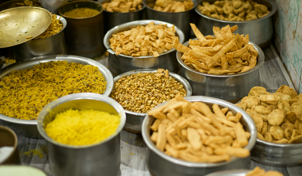 हरि राम स्वीट्स एंड नमकीन